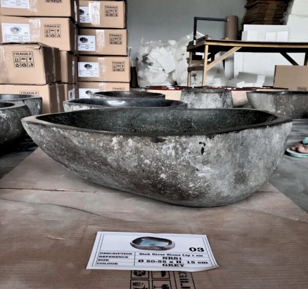 Natural River Stone Lip N°03 – 19 to 22 in - Image 3