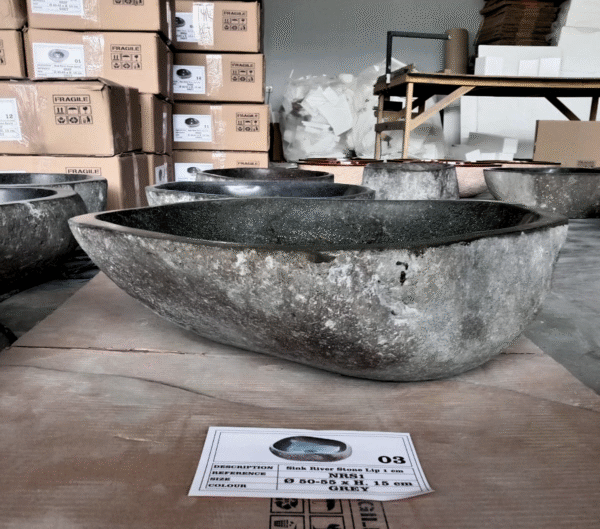 Natural River Stone Lip N°03 – 19 to 22 in