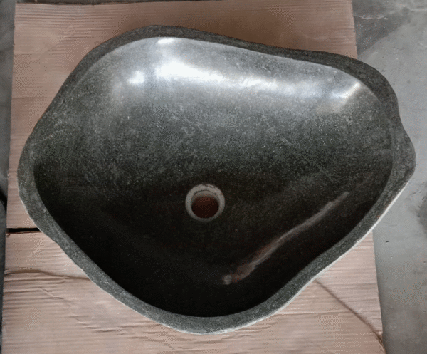 Natural River Stone Lip N°03 – 19 to 22 in - Image 2