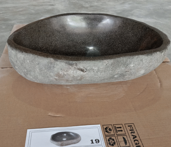 Natural River Stone Lip N°19 – 15 to 18 in