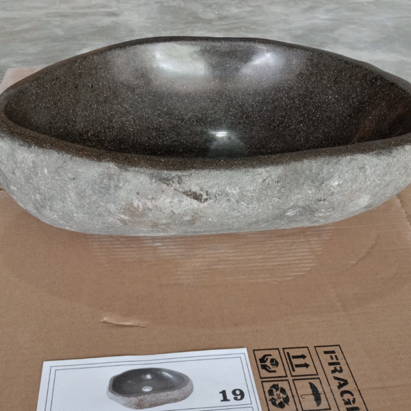 Natural River Stone Lip N°19 – 15 to 18 in