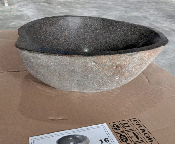 Natural River Stone Lip N°16 – 15 to 18 in