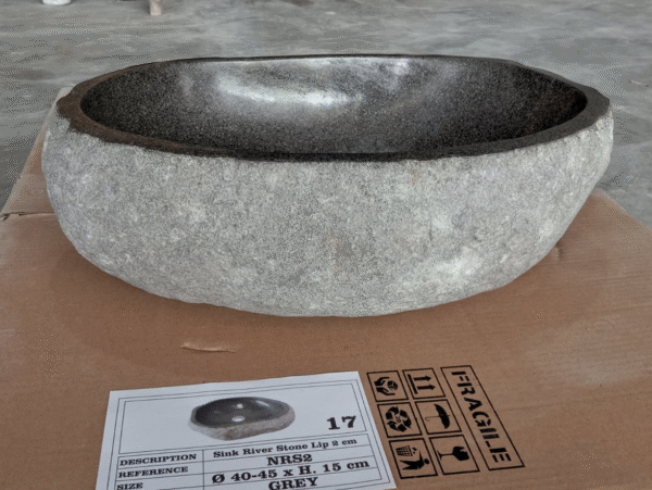 Natural River Stone Lip N°17 – 15 to 18 in