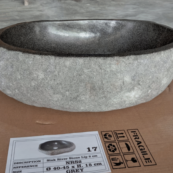 Natural River Stone Lip N°17 – 15 to 18 in