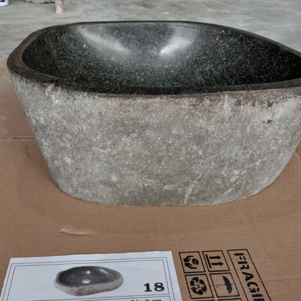Natural River Stone Lip N°18 – 15 to 18 in