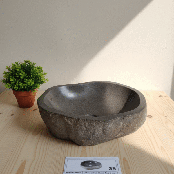 Natural River Stone Lip N°38 – 15 to 18 in